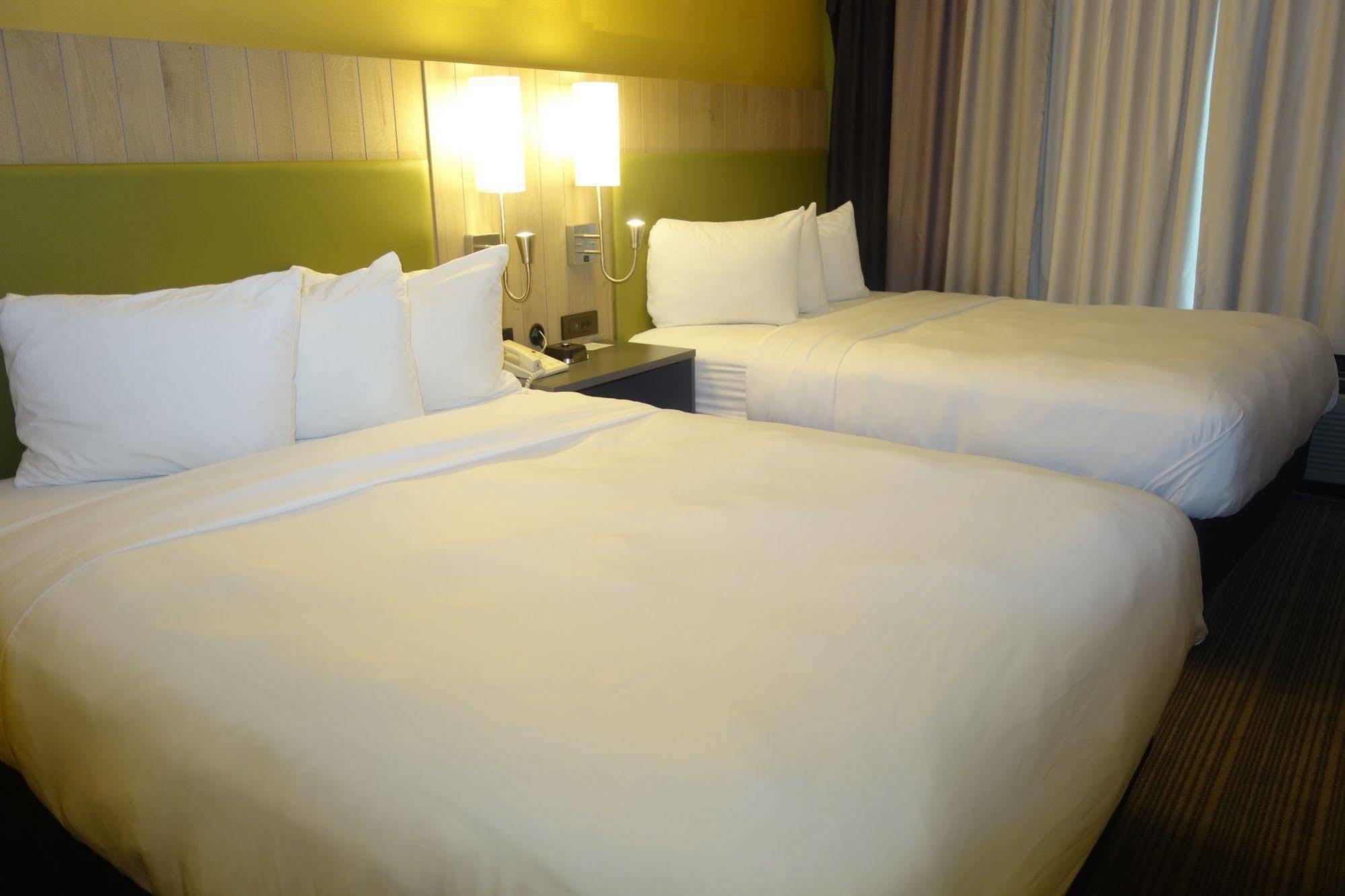 Country Inn & Suites By Radisson, Burlington Elon , Nc エクステリア 写真